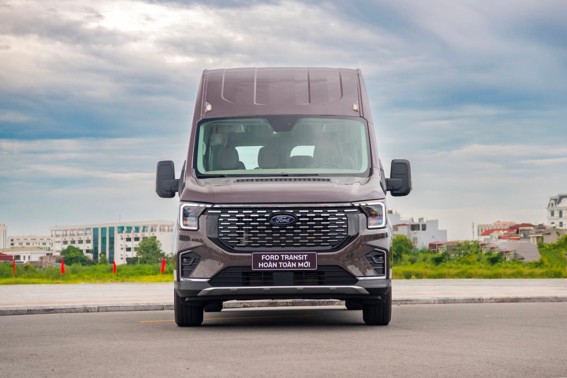 Ford Transit 2024 ra mắt tại Việt Nam, giá từ 905 triệu đồng